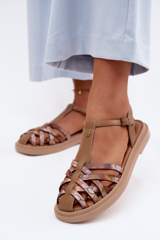 Lederne flache Sandalen für Frauen mit Riemen in Sandfarbe