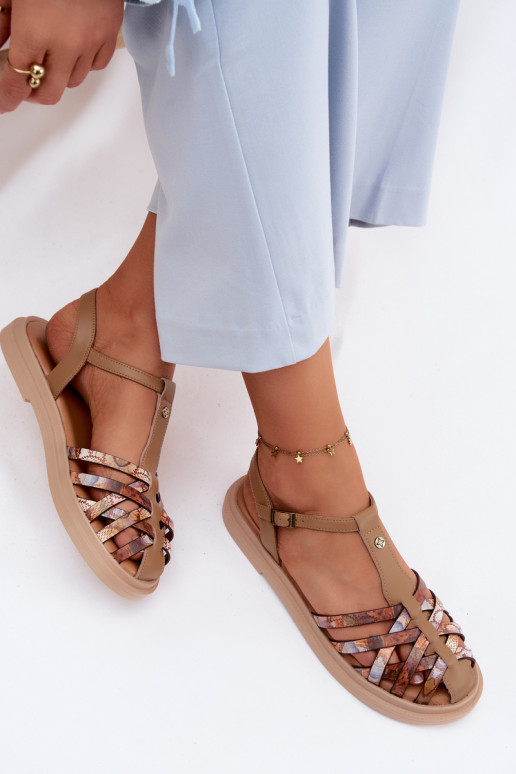 Lederne flache Sandalen für Frauen mit Riemen in Sandfarbe