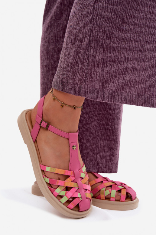 Lederne flache Sandalen für Frauen mit Riemen in Rosa