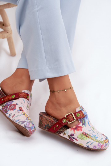 Lederne Damen-Slipper mit Plattform und Blumen in verschiedenen Farben