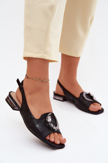 Flache Sandalen für Frauen mit Ornamenten in Schwarz