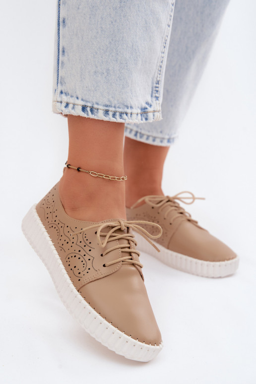 Sandfarbene durchbrochene Schuhe mit Schnürsenkeln Pearla