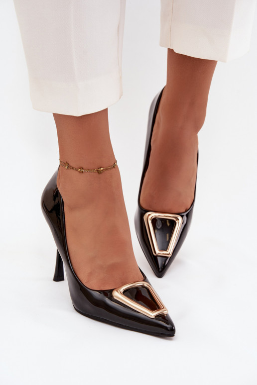 Schwarze High Heels mit Lackeffekt und goldenen Details Paivelle
