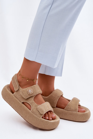 Dekoriert Damensandalen mit einer Plattform GOE TT2N4101 Beige 2