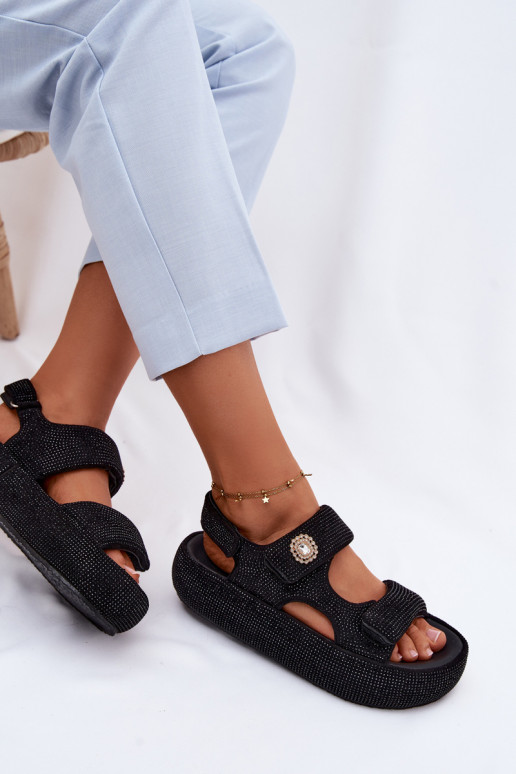 Dekoriert Damensandalen mit einer Plattform GOE TT2N4102 schZuarze Farbe