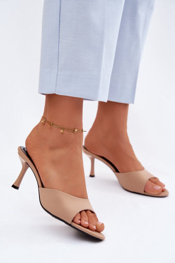 Damenhausschuhe mit dünnen Absätzen  Beige Selmira