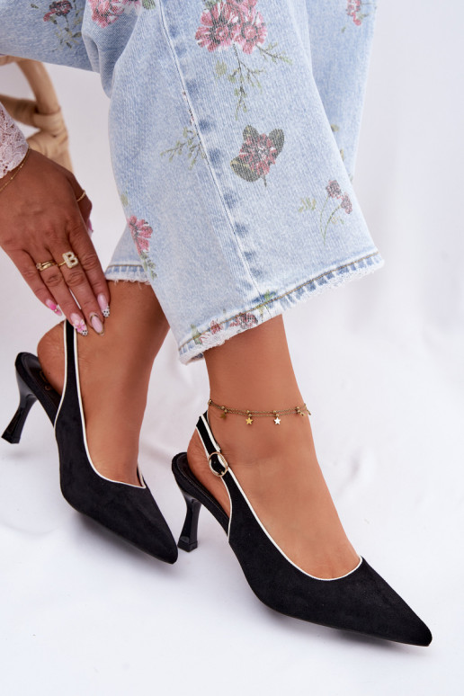 Damensandalen mit dünnen AbsätzenLamóZuką schZuarze Farbe Relmira