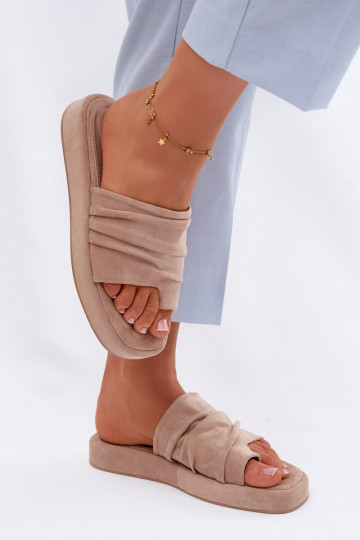 Beige Damenhausschuhe mit Rüschen Gelmira