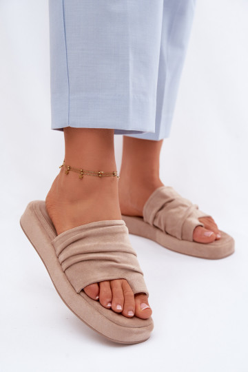 Beige Damenhausschuhe mit Rüschen Gelmira 2