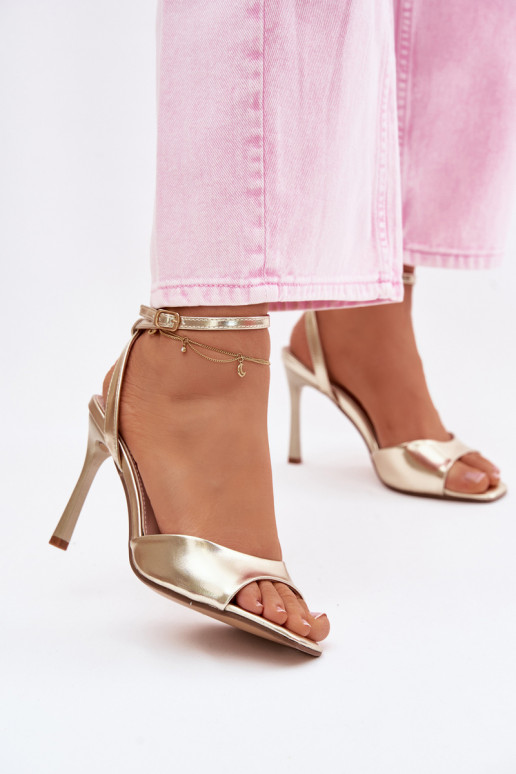 Goldene Damen-Sandalen mit dünnen Absätzen aus Kunstleder Olissey