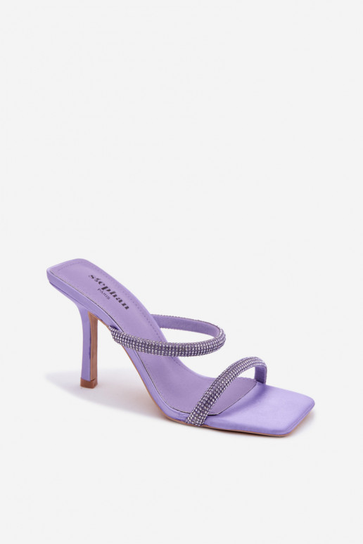 Violette Hausschuhe mit dünnen Absätzen, verziert mit Strass Vittoria