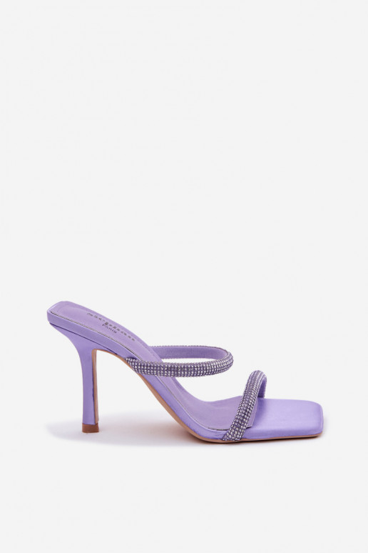 Violette Hausschuhe mit dünnen Absätzen, verziert mit Strass Vittoria