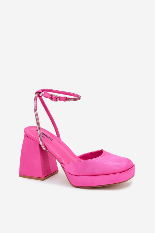 Rosa Sandalen auf klobigen Absätzen mit funkelnden Nieten Seraphina