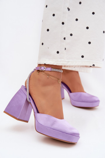 Damensandalen Auf massiven Absätzen Typu Słupek Pasek mit blitzenden Augen Violette Farbe Seraphina 2
