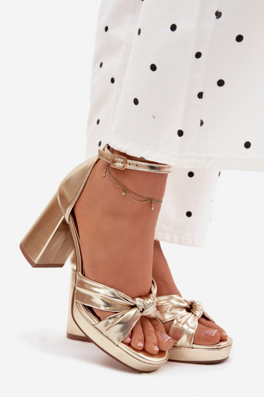 Goldene High-Heels Sandalen aus Kunstleder Rosetta