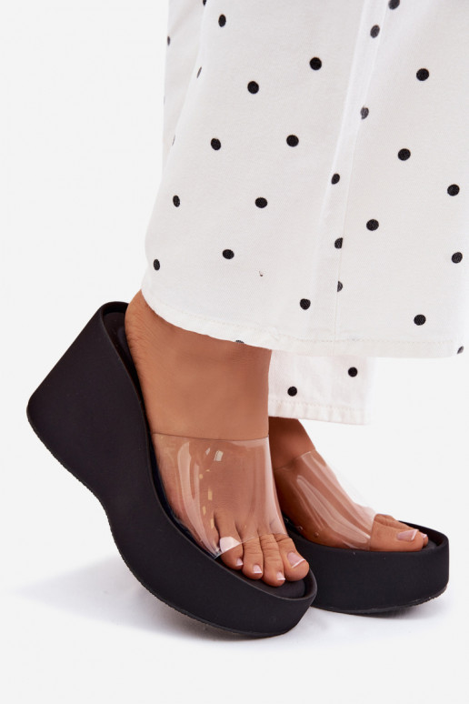 Damenhausschuhe mit einer PlattformTransparentnym Streifenem schZuarze Farbe Zolretia