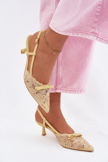 Schnürsandalen Feminin Ermöglicht obcasie mit Bändern gelbe Farbe Es mussribelle