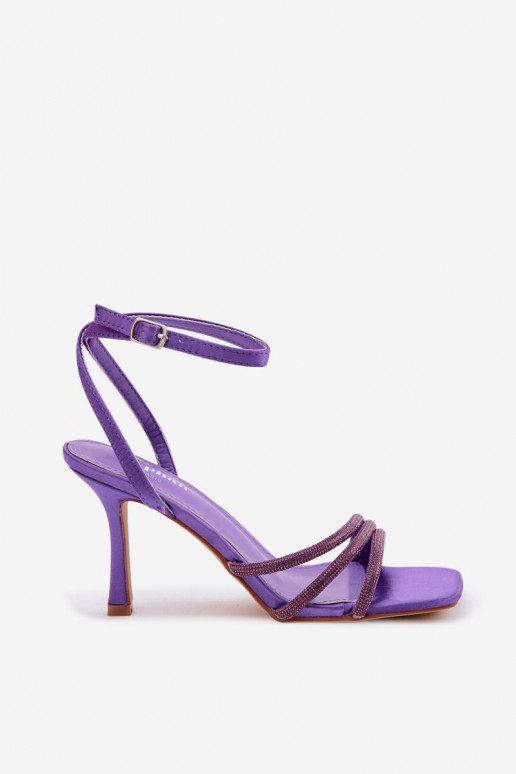 Lila Damen-Sandalen mit dünnen Absätzen und funkelnden Nieten Chiara