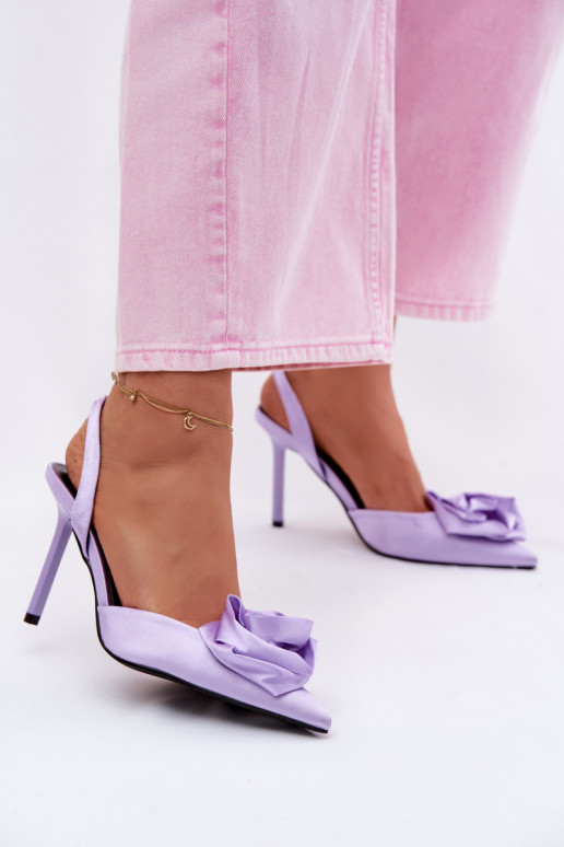 Lila Damen-Sandalen mit dünnen Absätzen und satinierter Oberfläche Irina