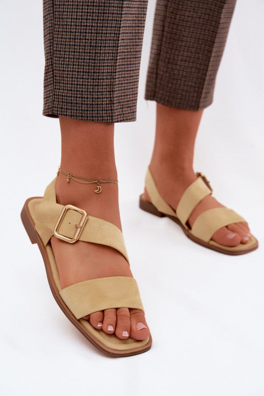 Damensandalen mit breiten Absätzen mit goldenen Schnallen gelbe Farbe Verissea