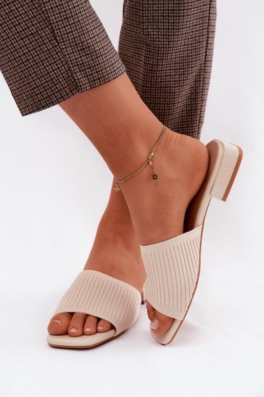 Elfenbeinfarbene Damenschuhe mit breiten Absätzen Belissea