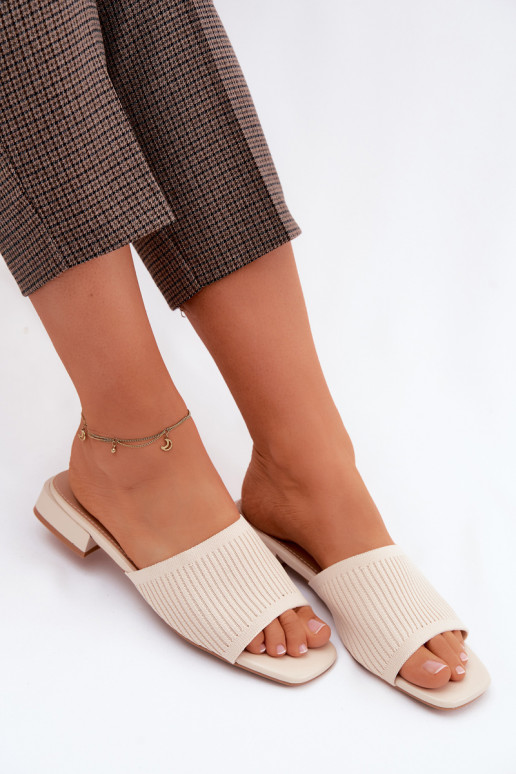 Elfenbeinfarbene Damenschuhe mit breiten Absätzen Belissea