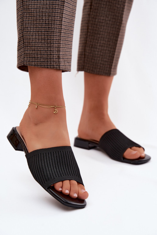  Damenhausschuhe mit breiten Absätzen schZuarze Farbe Belissea