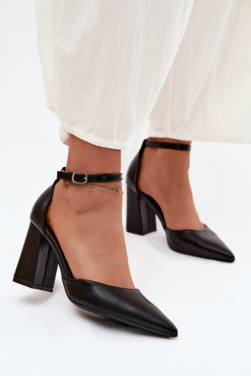 Pumps aus Kunstleder in Schwarz Selvra 2