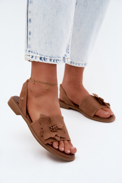 Wildledersandalen mit breiten Absätzen und dekorativen Blumen Zazoo 407471 in Braun
