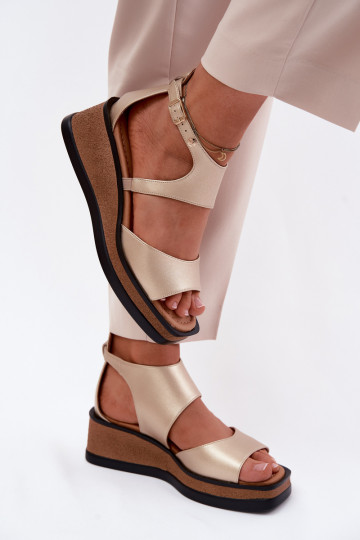 Haut Plateausandalen Es mussciejka K7471-26 goldene Farbe
