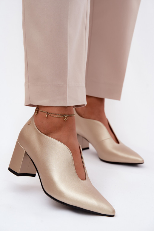 Haut Schuhe Feminin mit Absätzen Es mussciejka K7469-26 goldene Farbe