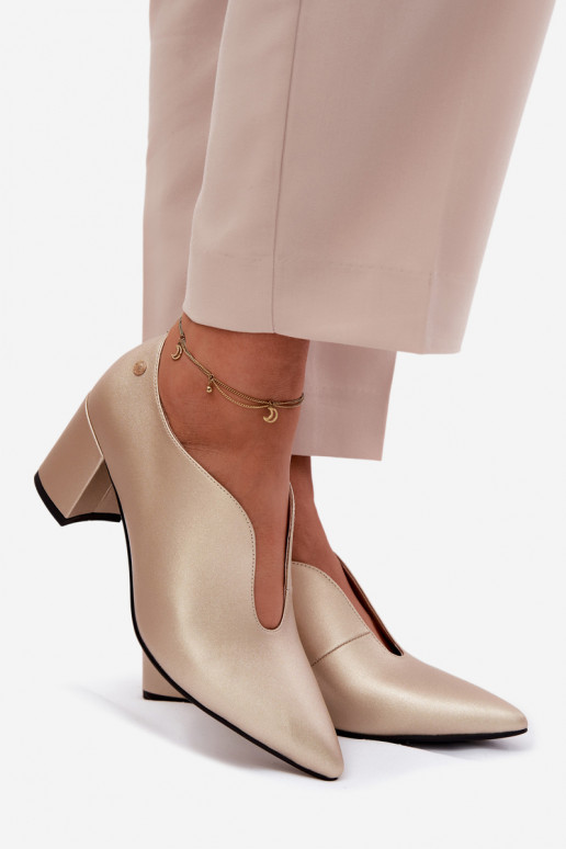 Haut Schuhe Feminin mit Absätzen Es mussciejka K7469-26 goldene Farbe