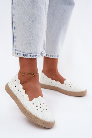 Espadrilles mit Durchbrüchen und Blumen in weißer Farbe Merivelle 2