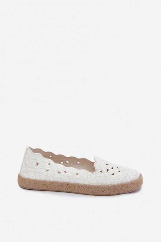 Espadrilles mit Durchbrüchen und Blumen in weißer Farbe Merivelle
