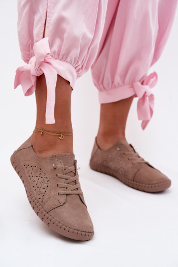 Schuhe mit Durchbrüchen aus Kunstwildleder in sandfarbener Flaria