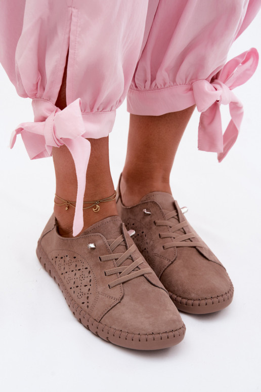 Schuhe mit Durchbrüchen aus Kunstwildleder in sandfarbener Flaria