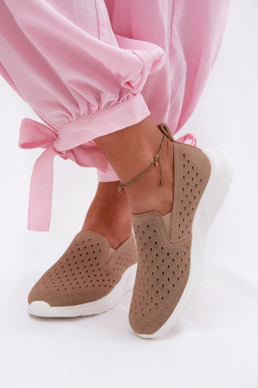 Slipper Schuhe mit Durchbrüchen aus Kunstwildleder in sandfarbener Geressa