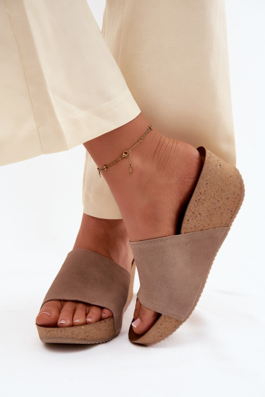 Faux-Suede Damen Hausschuhe auf Korksohle in sandfarbener Ausführung Zazoo 40311