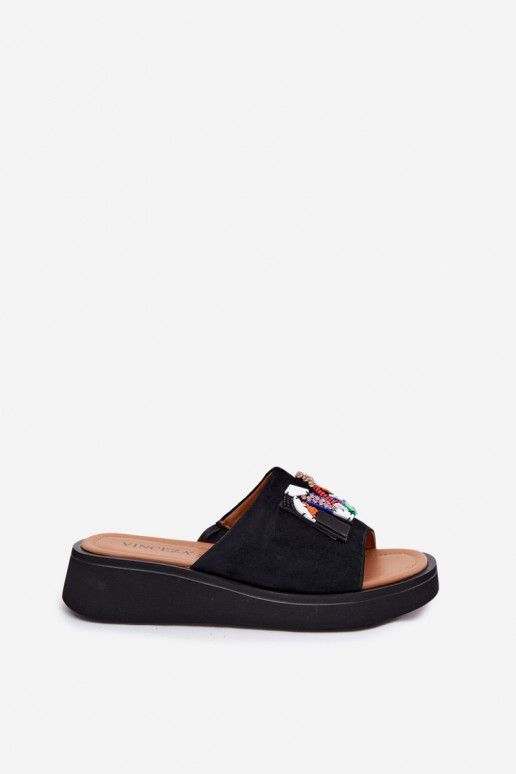 Faux-Suede Damen Hausschuhe mit Ornamenten und Plattform in schwarzer Ausführung Vinceza 66942