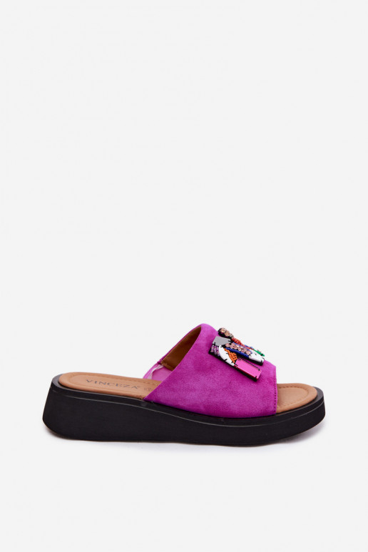 Faux-Suede Damen Hausschuhe mit Ornamenten und Plattform in rosafarbenem Design Vinceza 66942