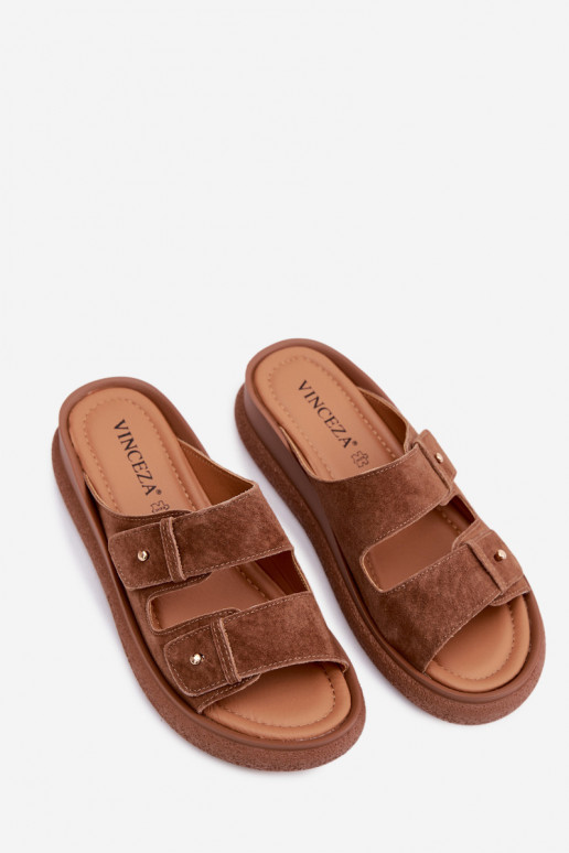 Haut INildleder-Hausschuhe für Damen mit einer Plattform Vinceza 66916 braune Farbe