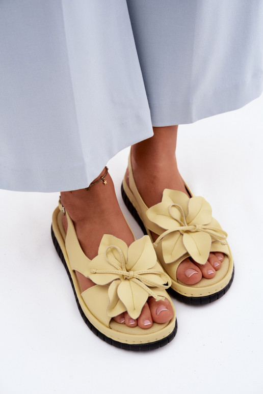 Damensandalen Feminin Mit Dekorationen mit Blumenem Vinceza 66917 gelbe Farbe