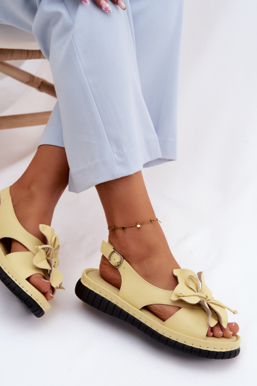 Damensandalen Feminin Mit Dekorationen mit Blumenem Vinceza 66917 gelbe Farbe