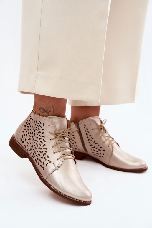 Elegante goldene perforierte Lederstiefeletten mit breiten Absätzen Zazoo 4078