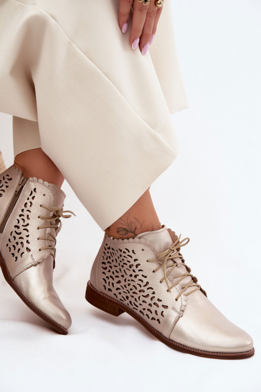 Elegante goldene perforierte Lederstiefeletten mit breiten Absätzen Zazoo 4078