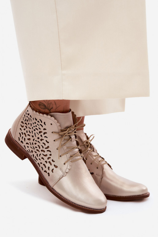 Elegante goldene perforierte Lederstiefeletten mit breiten Absätzen Zazoo 4078
