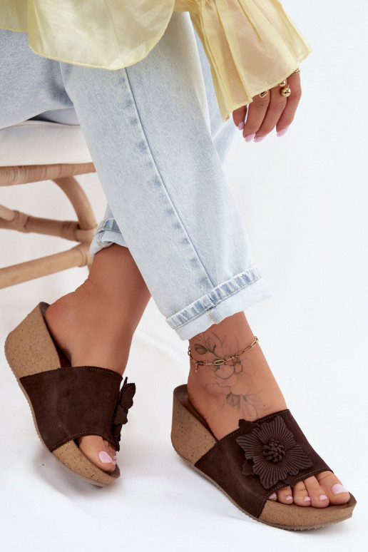 Haut INildleder-Hausschuhe für Damen mit einer Plattform Mit Dekorationen mit Blumenem Zazoo 40312 CzekoladoZue