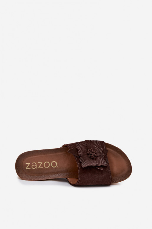 Zazoo 40312 schokoladenfarbene Wildlederslipper mit Plattform und dekorativen Blumenornamenten