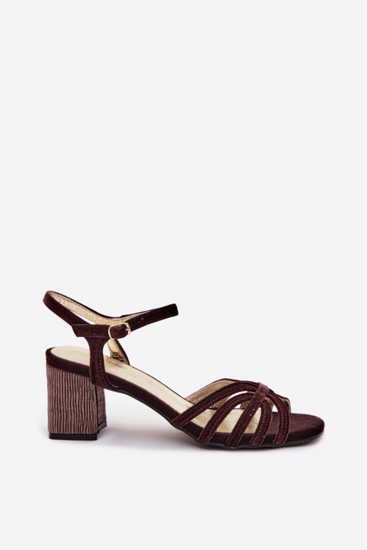Samtige Damen-Sandalen mit hohen Absätzen in Schokoladenfarbe D&A