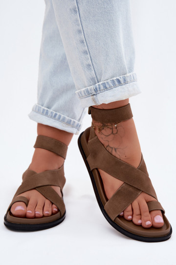 Flache Sandalen aus sandfarbenem Kunstveloursleder